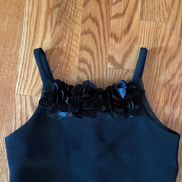 Black Dress with Flower & Ruffle Details Size 8 Worn 1x - Picture 2 of 7
